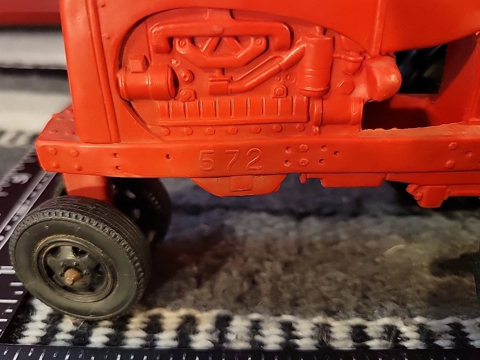 Allis Chalmers WD-45 1/20? Plastic Farm Tractor Replica Collectible By Auburn - Image 2 of 4