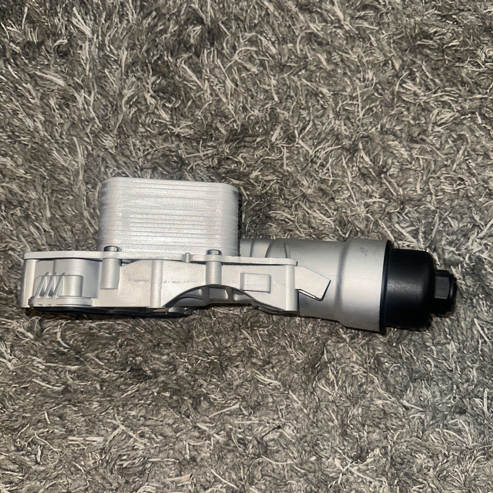 Aluminum Oil Cooler Filter Housing Assembly for Mini Cooper BMW i8 11428511391