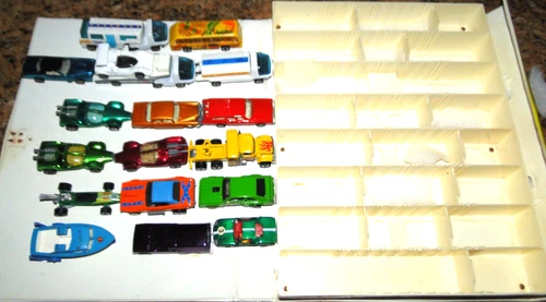 WOW Redline Lot Originals w/ mint vint Hot Wheels case w/dividers
