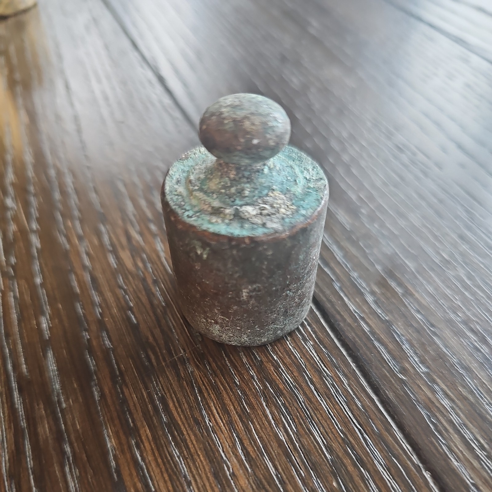 Básculas de peso antiguas vintage de latón de 200 gramos sólidas (un peso individual)