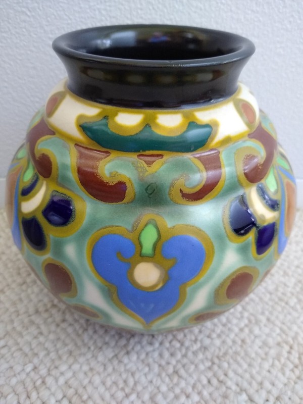 1930s Japan Hand Painted GOUDA Style Vase 6 1/4"