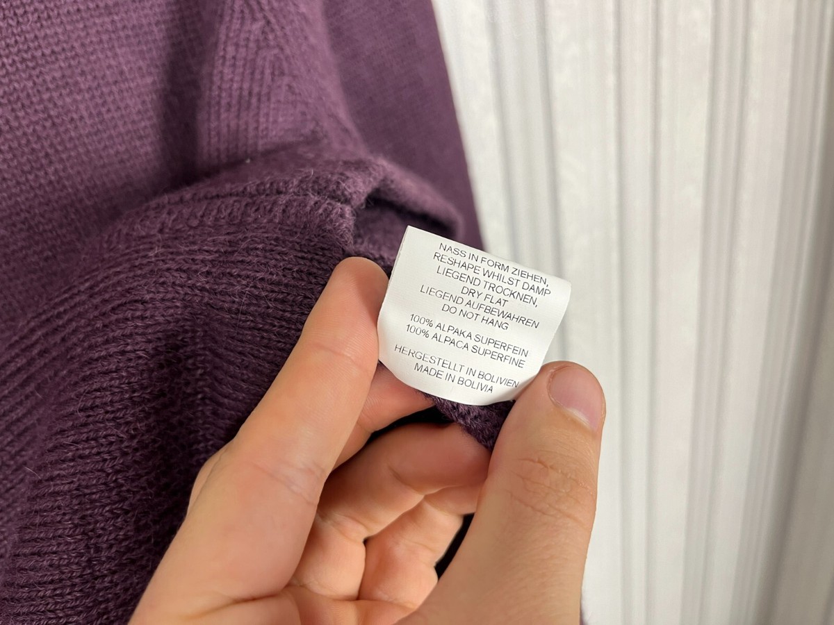 100% Alpaca Made in Bolivia Burgundy Knit Collared Full Zip 100% Alpaca Made in Bolivia Burgundy Knit Collared Full Zip