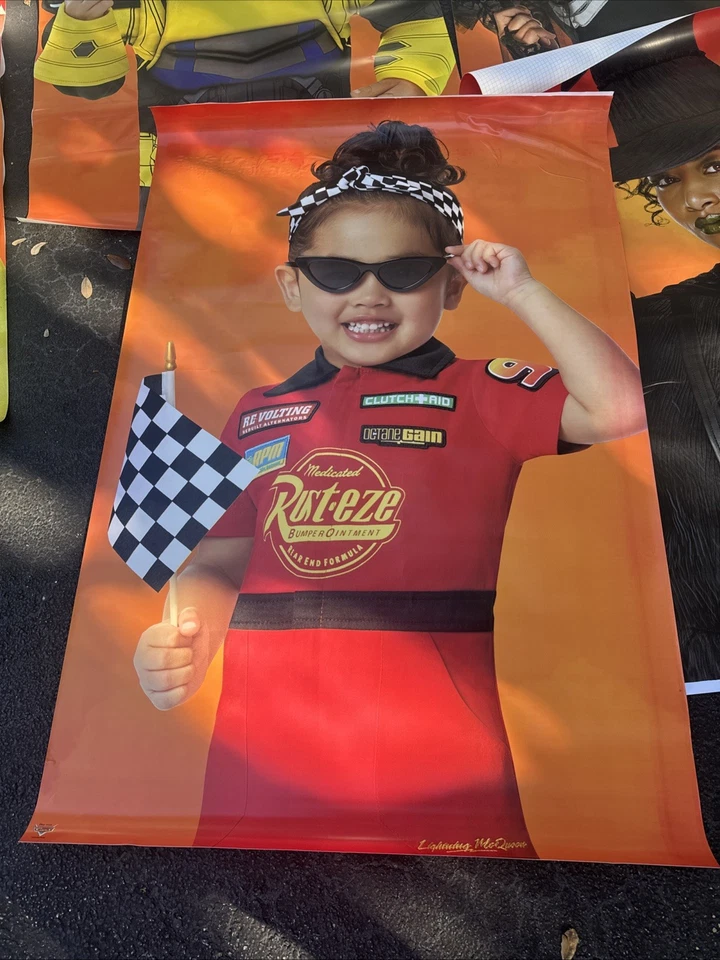 Spirit Halloween Window Adhes - ¡Nueva decoración enorme! ¡Cars and Spirit Branded! 2025 Foto 2 de 4