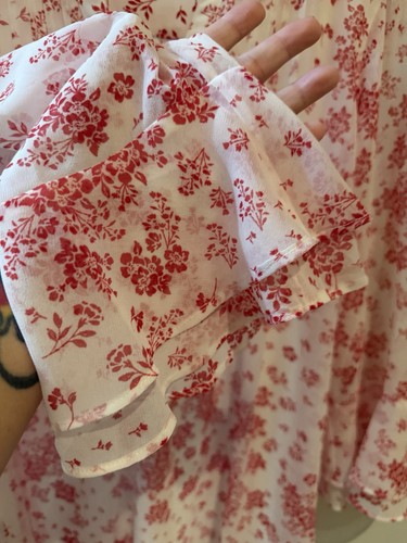 Charter Club White & Red Floral Pleated Blouse Size Medium - Picture 4 of 7