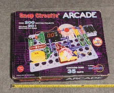 Snap Circuits Arcade Game Elenco 200+ Projects SCA-200 Complete in Box STEM