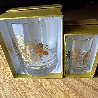 Vintage Buckingham Palace Gold Crest 8 cm Whisky Tumbler + Schnapsglas in Boxen