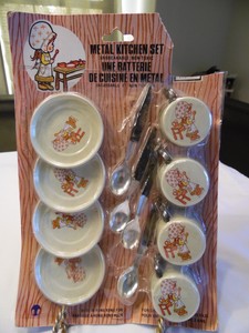 holly hobbie kitchen set
