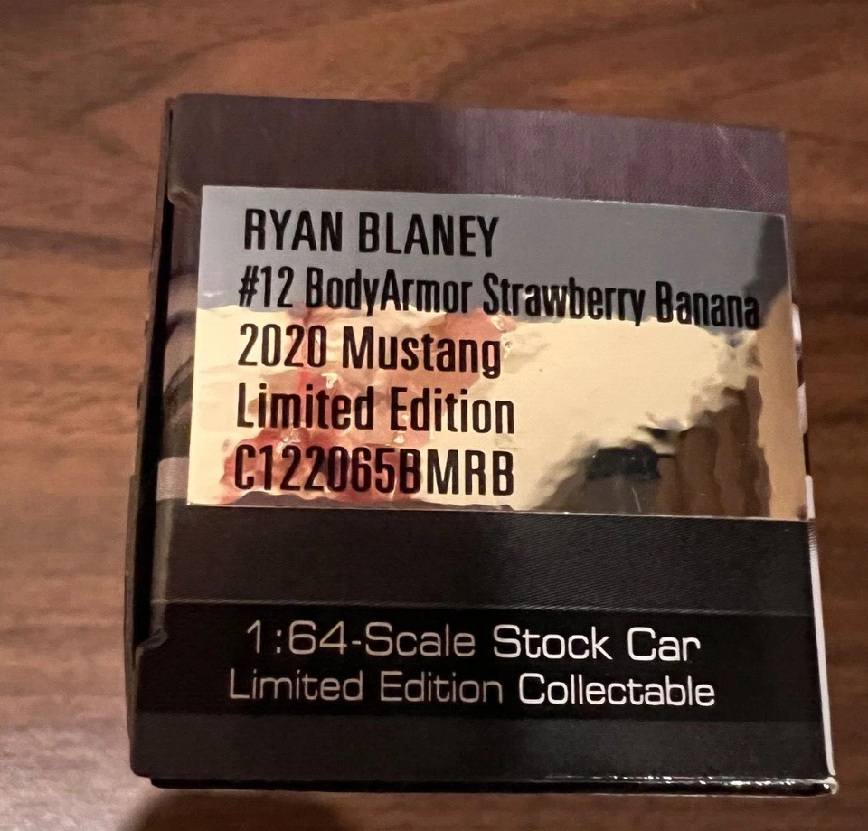 Ryan Blaney 2020 #12 BodyArmor Strawberry Banana Mustang 1/64 Copa NASCAR Foto 2 de 3