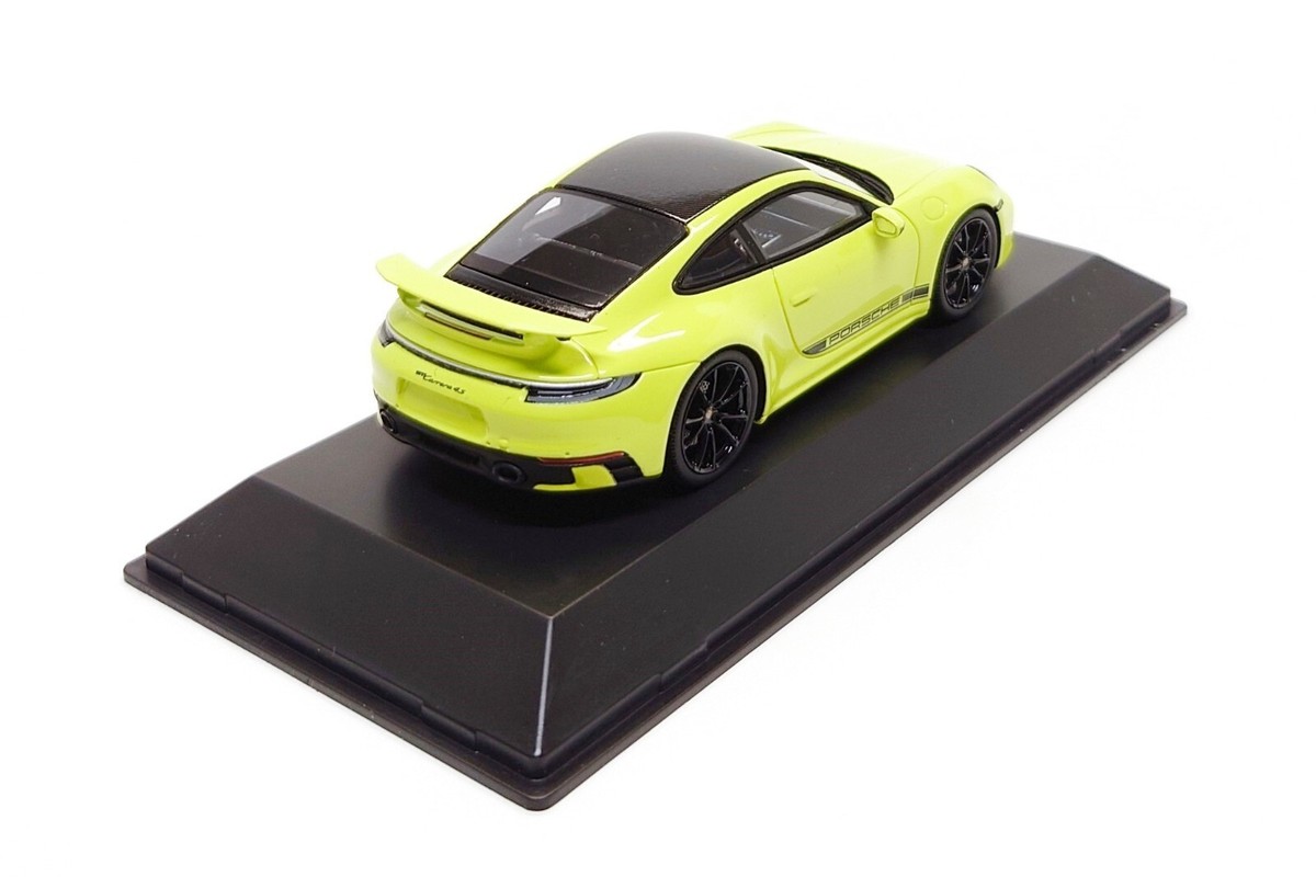Spark 1:43 Porsche 911 Carrera 4S (992) Aerokit in Acid