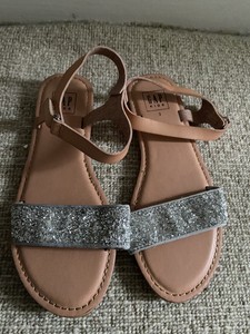 gap girls sandals