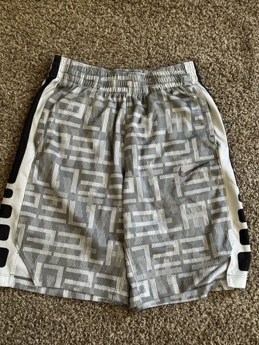 Lot Of 2 Boys Shorts One Nike Dri Fit And Swim Trunks Size Large - Picture 5 of 7