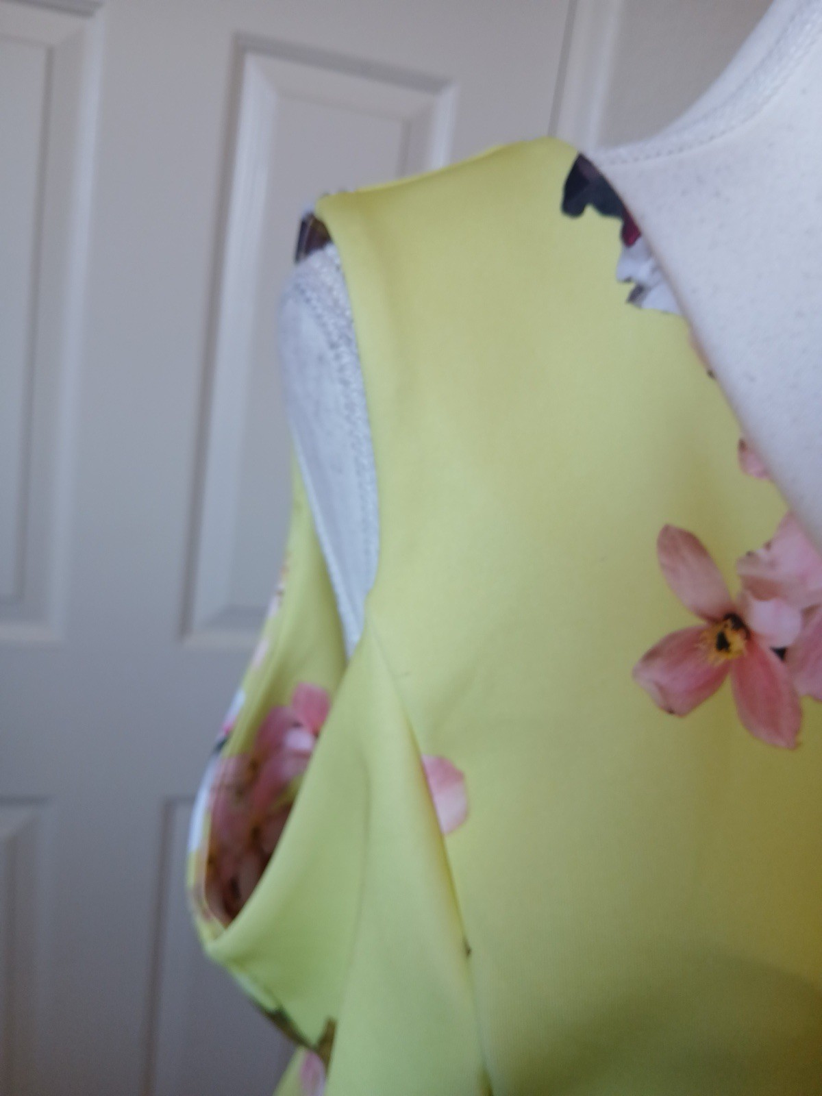 BOLD Elements Women’s Sunday Lemon Floral Print XL Tank Top Sleeveless V-neck