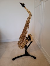 Yamaha YAS-275 Gold Lacquer Saxophone with Stand, Books and Rovner L6 Ligature