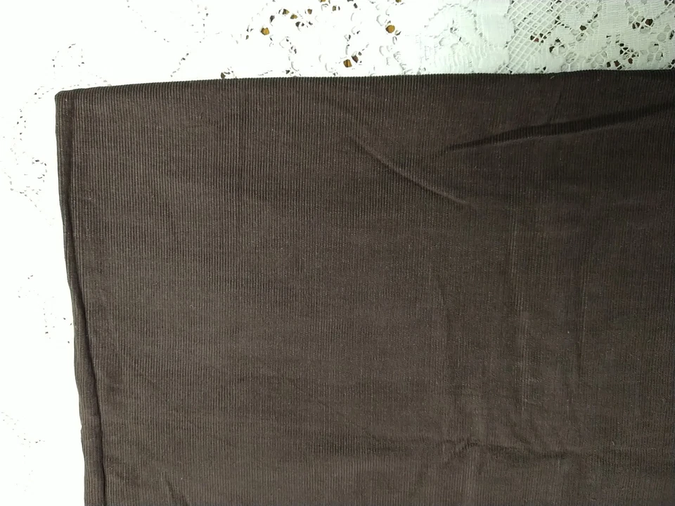 Tela de pana de algodón fino marrón oscuro de ballena 17" x 44" Foto 2 de 4