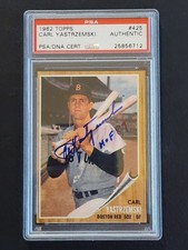 CARL YASTRZEMSKI #425 1962 Topps Baseball PSA/DNA AUTO AUTHENTIC RED SOX