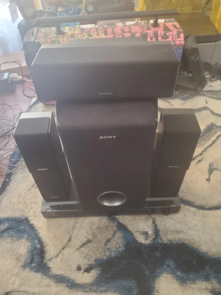 Sony STR-KS2000 Complete 5.1 Home Theater Bundle Speakers Remote & Subwoofer - Image 2 of 4