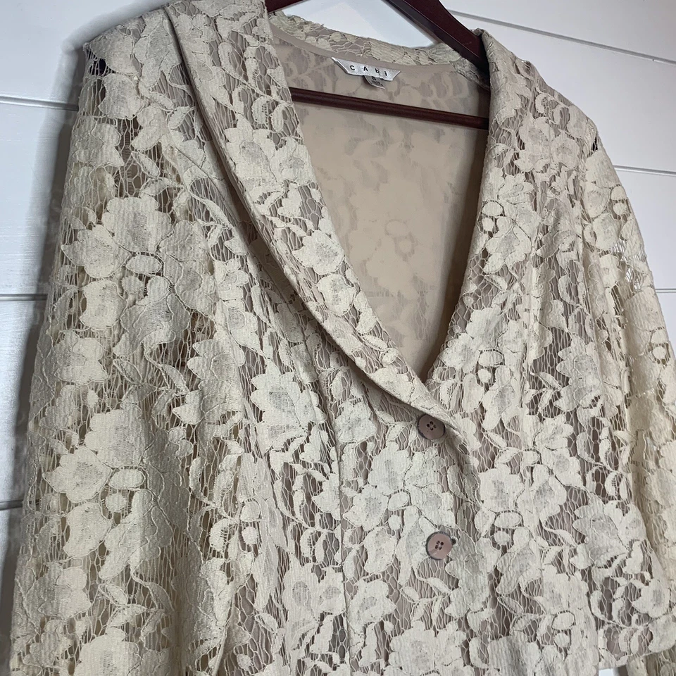 Chaqueta Blazer Cabi Talla 6 Encaje Marfil Off-White Forro Desnudo Transparente Estilo 249 Foto 3 de 4