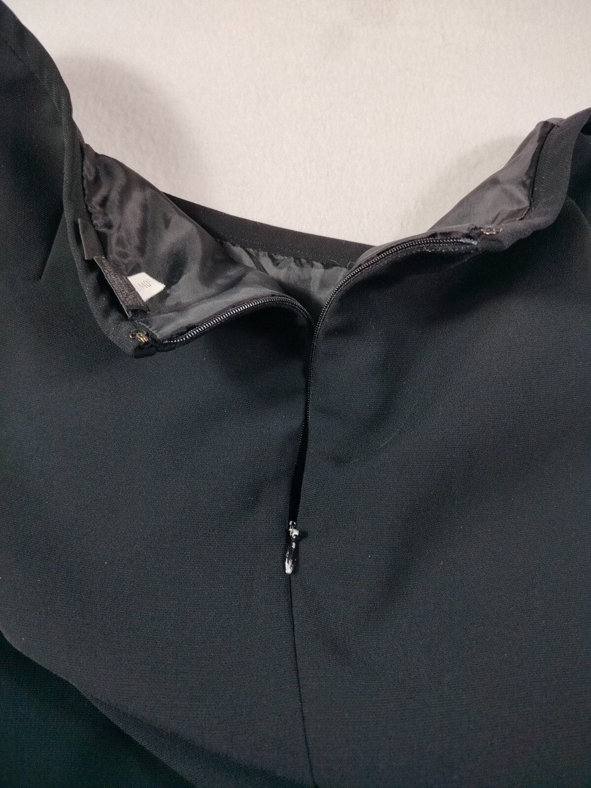 Tahari Skirt Women's 10 Black Pleated Ruffles Corpcore Professional Office