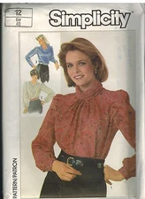 7092 UNCUT Vintage Simplicity Sewing Pattern Misses Blouse Draped Collar Scarf