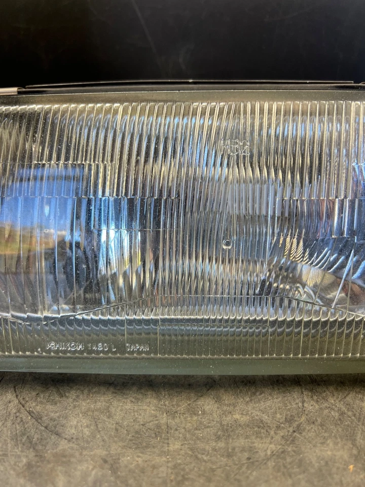 1994-1996 Infiniti Q45 OEM Drivers Side Headlight Lamp Housing Assembly 1480R - Image 3 of 4