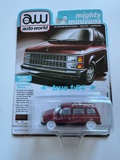 Auto World Mighty Vans 1985 Dodge Caravan Chase  Free Lower 48 Ship 