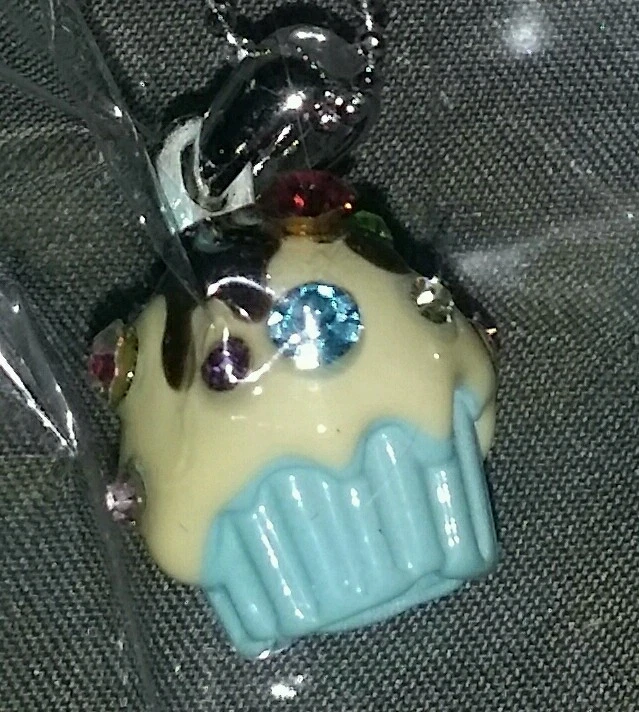  CUPCAKE NECKLACE  BIRTHDAY  CRYSTAL  - Party Fun Girls ladies  - Image 4 of 4