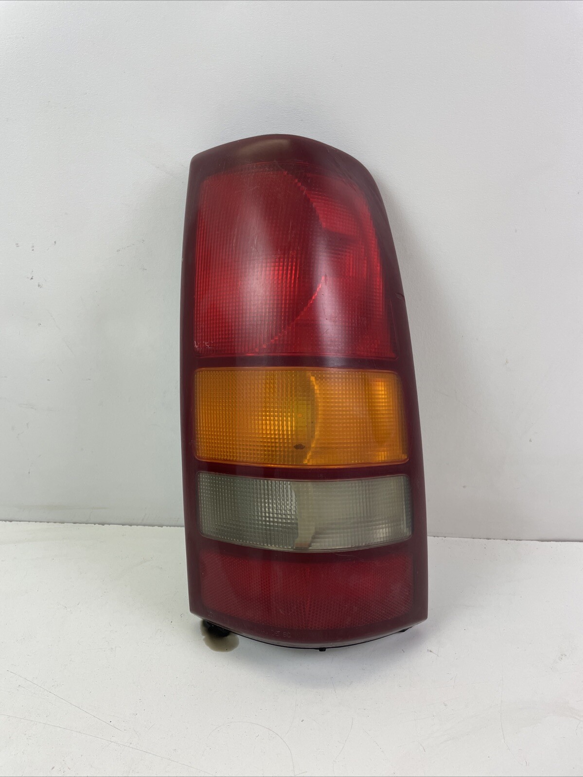 Passenger Right Tail Light for 99-03 GMC Sierra 1500 Pickup 368716