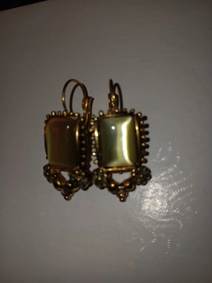 ¿Peridoto verde vintage? Pendientes Pierce Cuadrados Florales Piedras Preciosas Cabujón Tono Dorado Foto 4 de 4