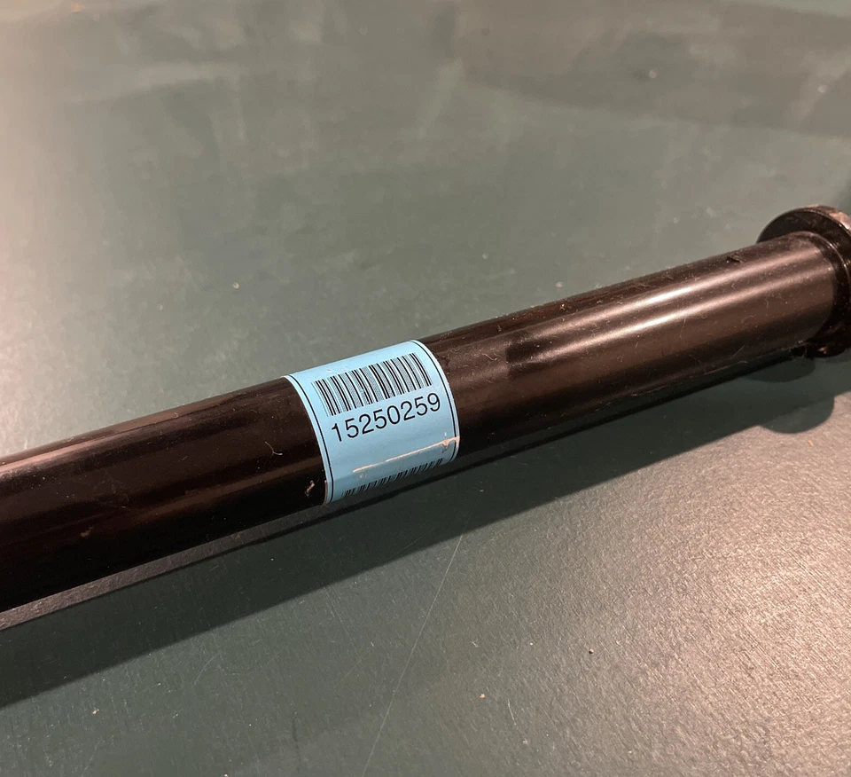 ¡NUEVO! Barra estabilizadora Cadillac CTS 2008-2013 15250259 muy difícil de encontrar Foto 2 de 4