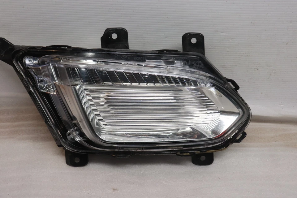 Chevrolet Equinox 2016 2017 OEM luz antiniebla LED pasajero derecho 9403708 Foto 2 de 4