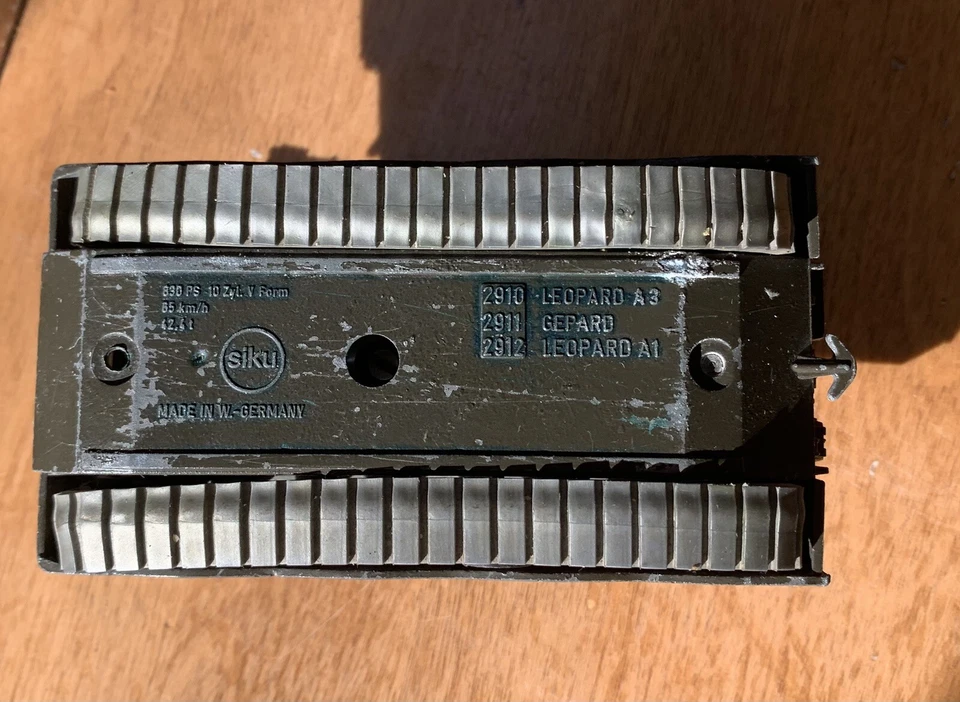 Tanque antiaéreo Siku Super 2911 00000 1 Gepard B2, aprox. 1:63 Foto 3 de 3