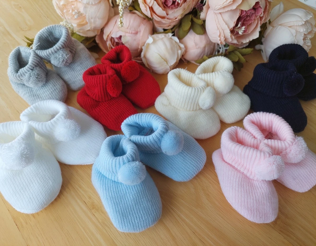 Baby pom top pom booties