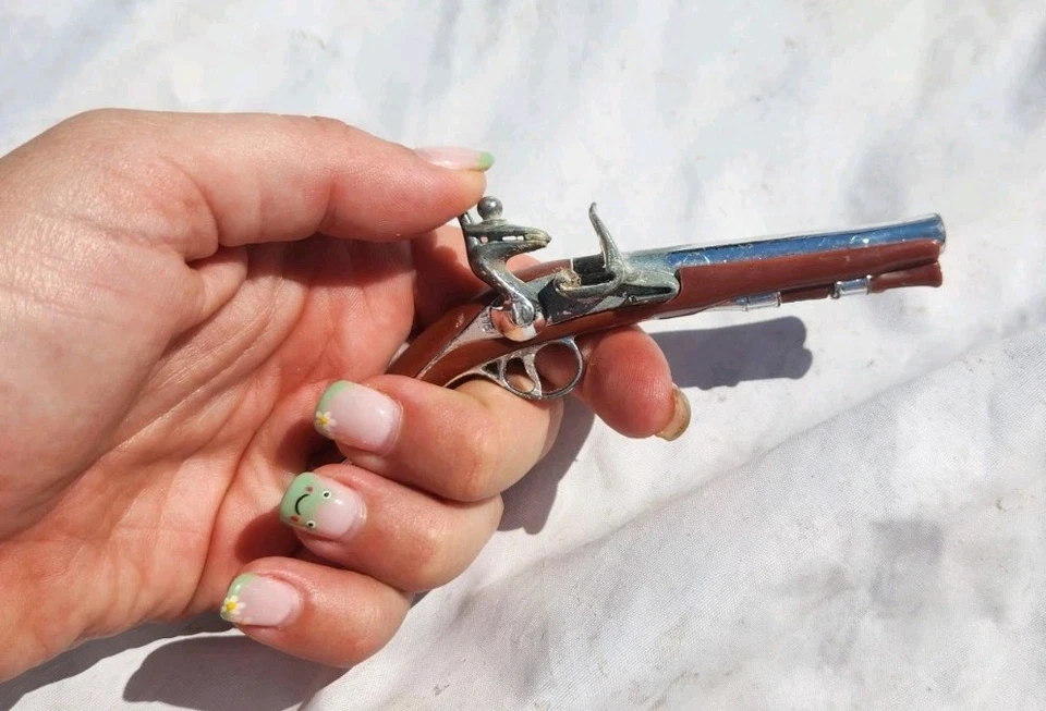 Pistola de juguete vintage miniatura George Washington Flintlock 1761 Marx Foto 3 de 4