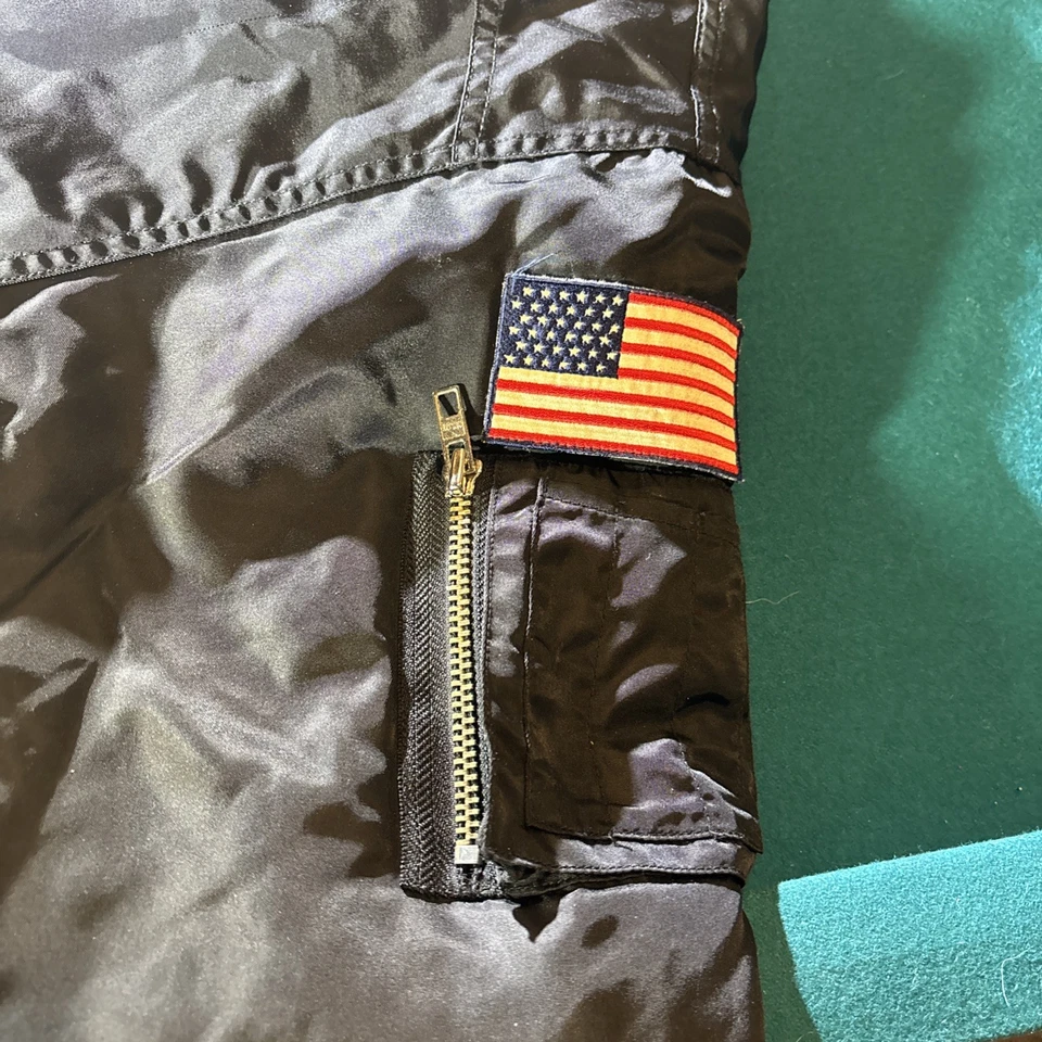 Chaqueta de bombardero de vuelo a presión vintage negra bandera de EE. UU. 2 caras bordada talla M Foto 4 de 4