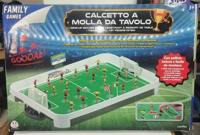 GLOBE - TABLE SPRING SOCCER - NEW - FAMILY GAMES - WIND-UP SAGGER TABLE