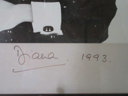 LADY DIANA AUTOGRAPHED PICTURE - Foto 6 di 7