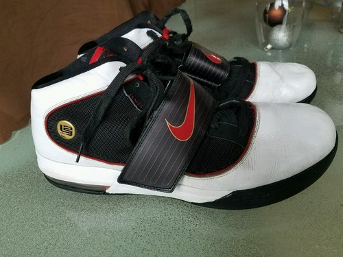 VINTAGE NIKE LEBRON SOLDIER IV 4 MENS 