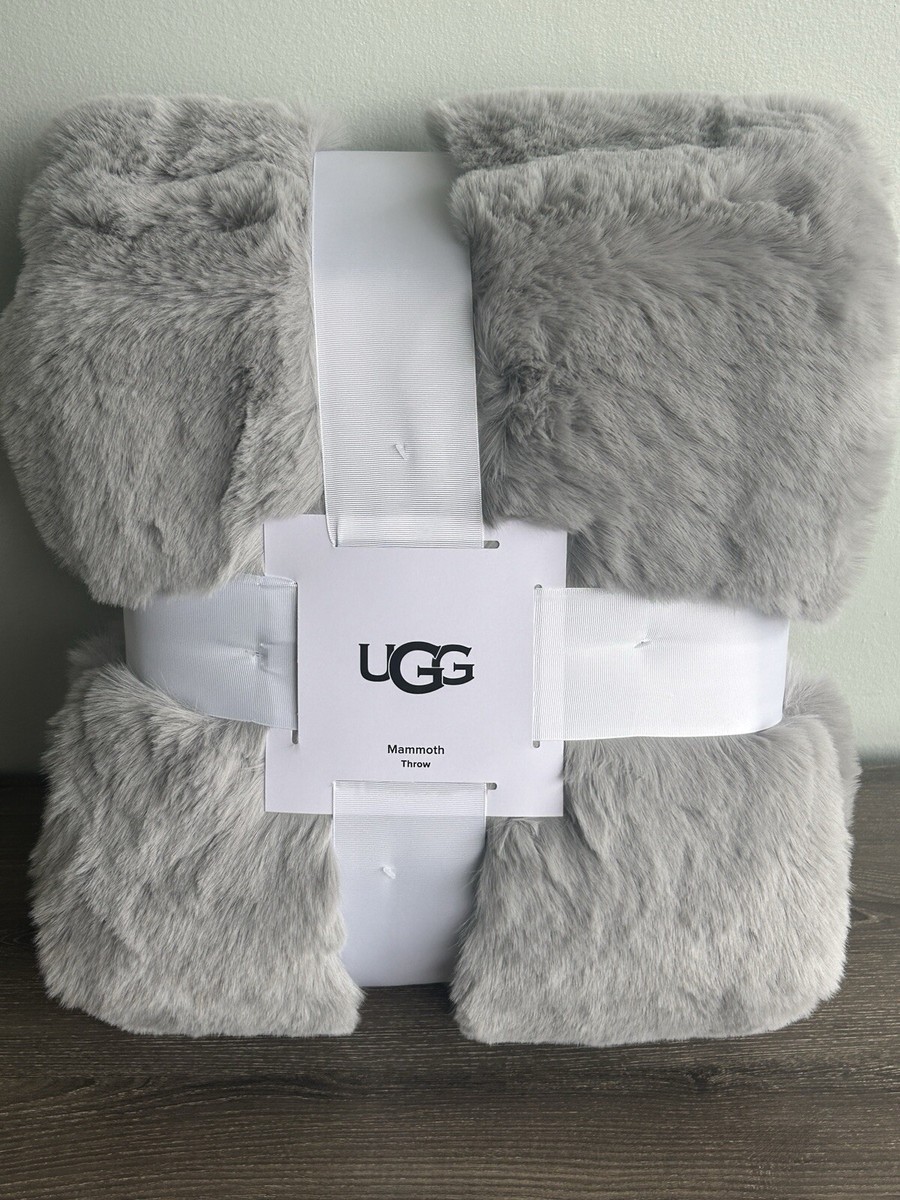 UGG MAMMOTH Throw Blanket Oversized 60”x70” Gray NEW ! | eBay