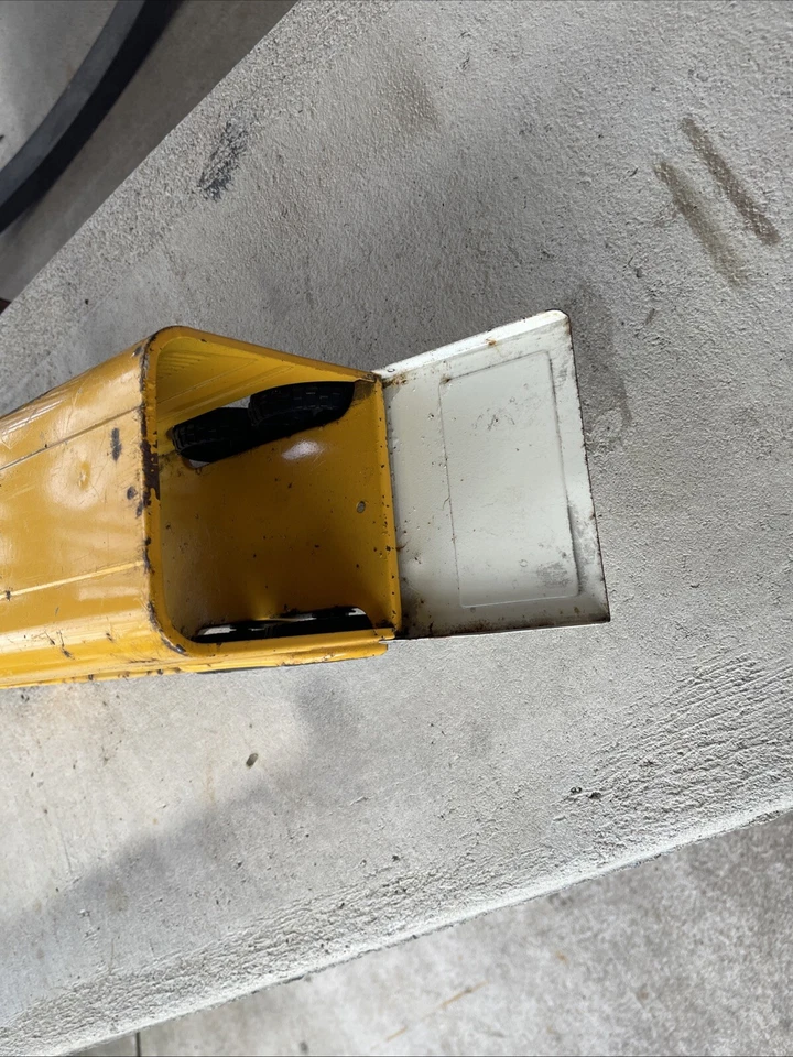 ERTL Co. de colección Remolque para camión de juguete de acero prensado (153/4") ‐ "Vista Dome Horse Van" Foto 4 de 4