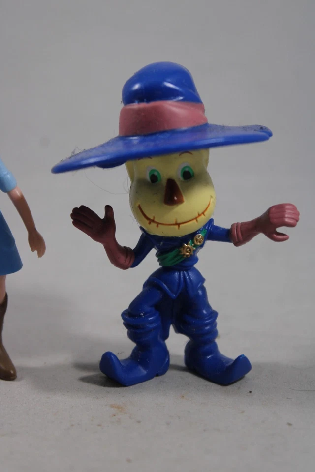 Lote de figuras clásicas de Espantapájaros Bandai Legends of Oz Dorothy Returns Friends Foto 3 de 4