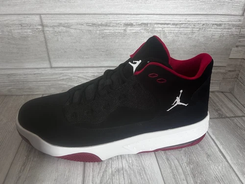 Nike Jordan Max Aura 2 Men’s Size 10.5 – Black/White-Gym Red – New in Box