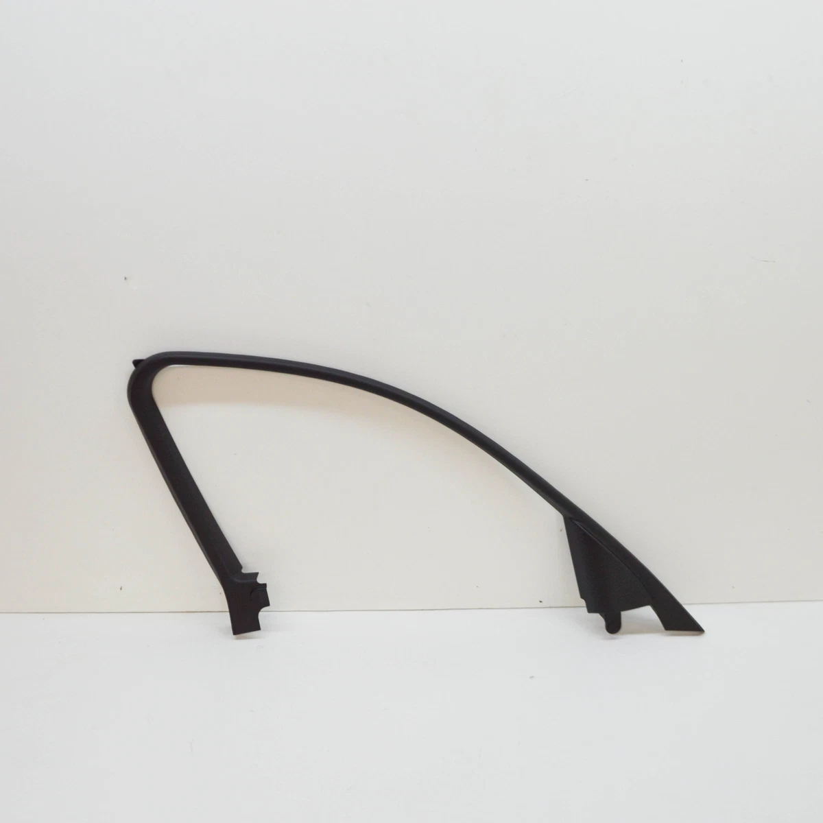 NEW BMW 3 F30 FRONT LEFT INTERIOR WINDOW FRAME SEALING 51337259381  