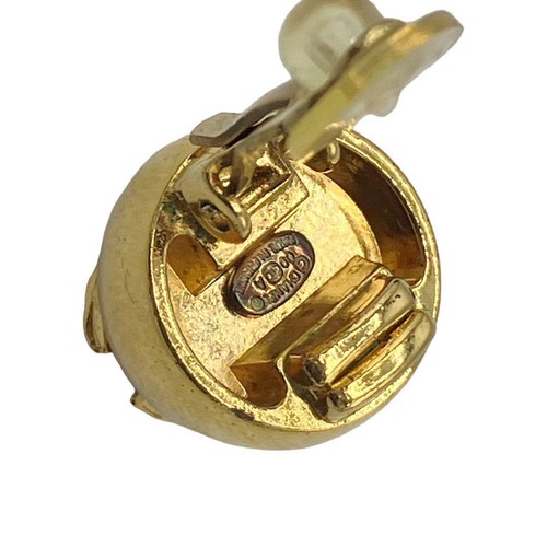 CHANEL 00A Gold Round Coco Logo Clip-On Earring Single Vintage 1.5 cm - Picture 8 of 8