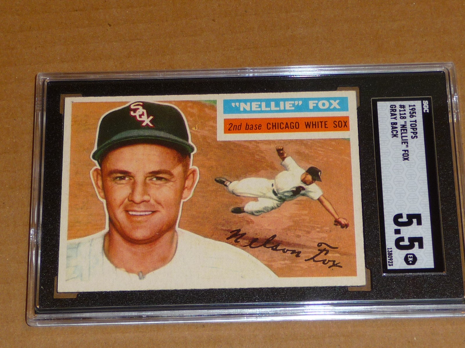 1956 Topps NELLIE FOX CHICAGO WHITE SOX #118 GRAY BACK SGC 5.5 EX+