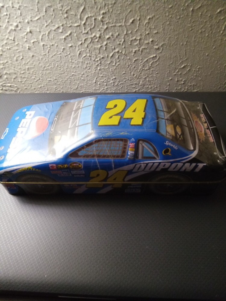 NASCAR Jeff Gordon #24 Dupont race car shaped tin collectable 2006