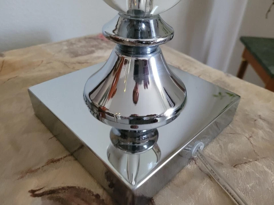 MCM Lg Lucite/Acrylic Stacked 3 ball Square Chrome Base 28.5 in Total 8 LB - Image 4 of 4