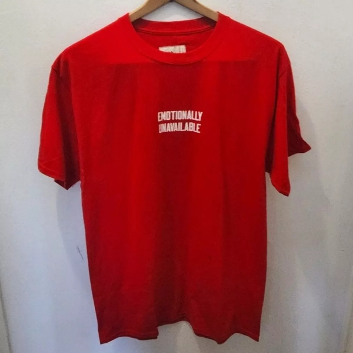 EU emotionally unavailable Tシャツ