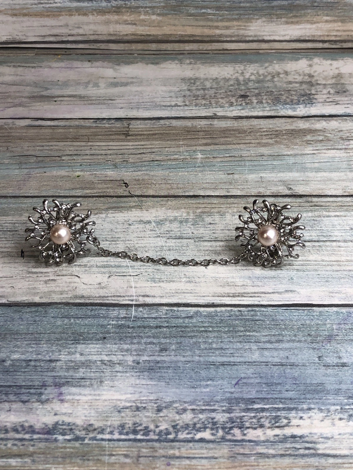 Women Brooch Pins Sweater Shawl Clips Garment Clips Brooches Safety Pins Dress