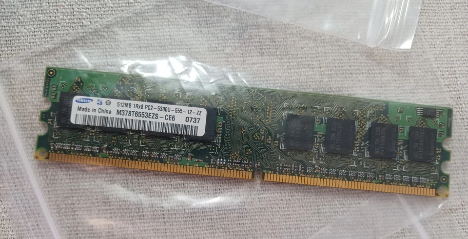 (3gb total) 4 Memory Sticks RAM 2 Samsung 512mb 1Rx8 PC2 5300U 555 12 ZZ & 2 1GB - Image 3 of 4