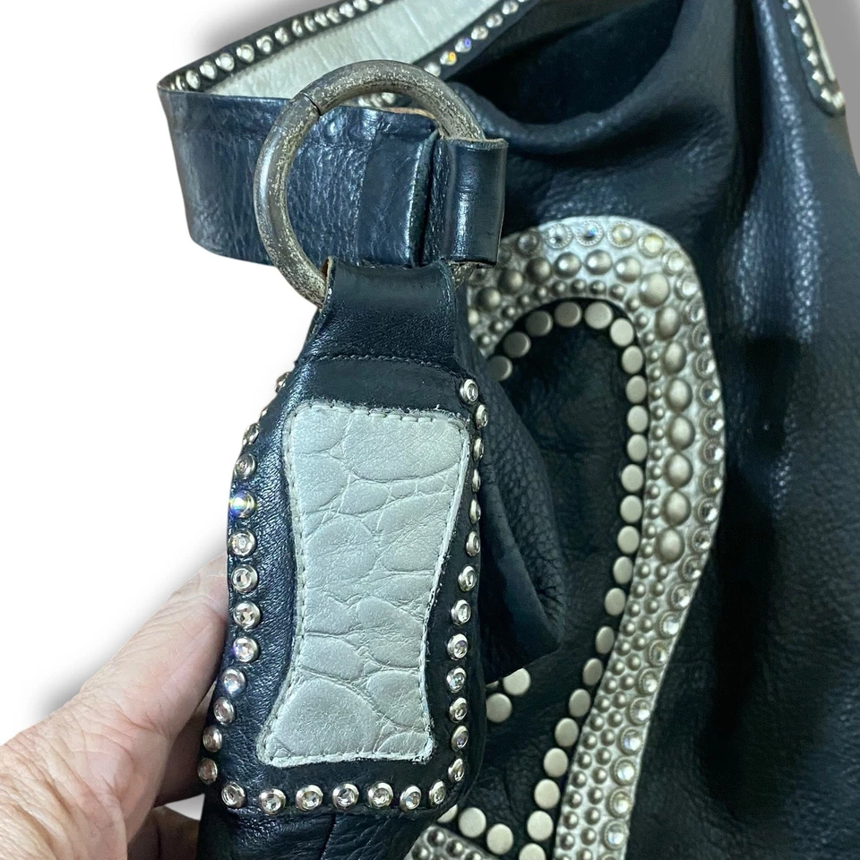 LeatheRock EE. UU. Cuero Negro Tachonado Bolso de Hombro Cartera Hecho en EE. UU. Corazón Foto 3 de 4